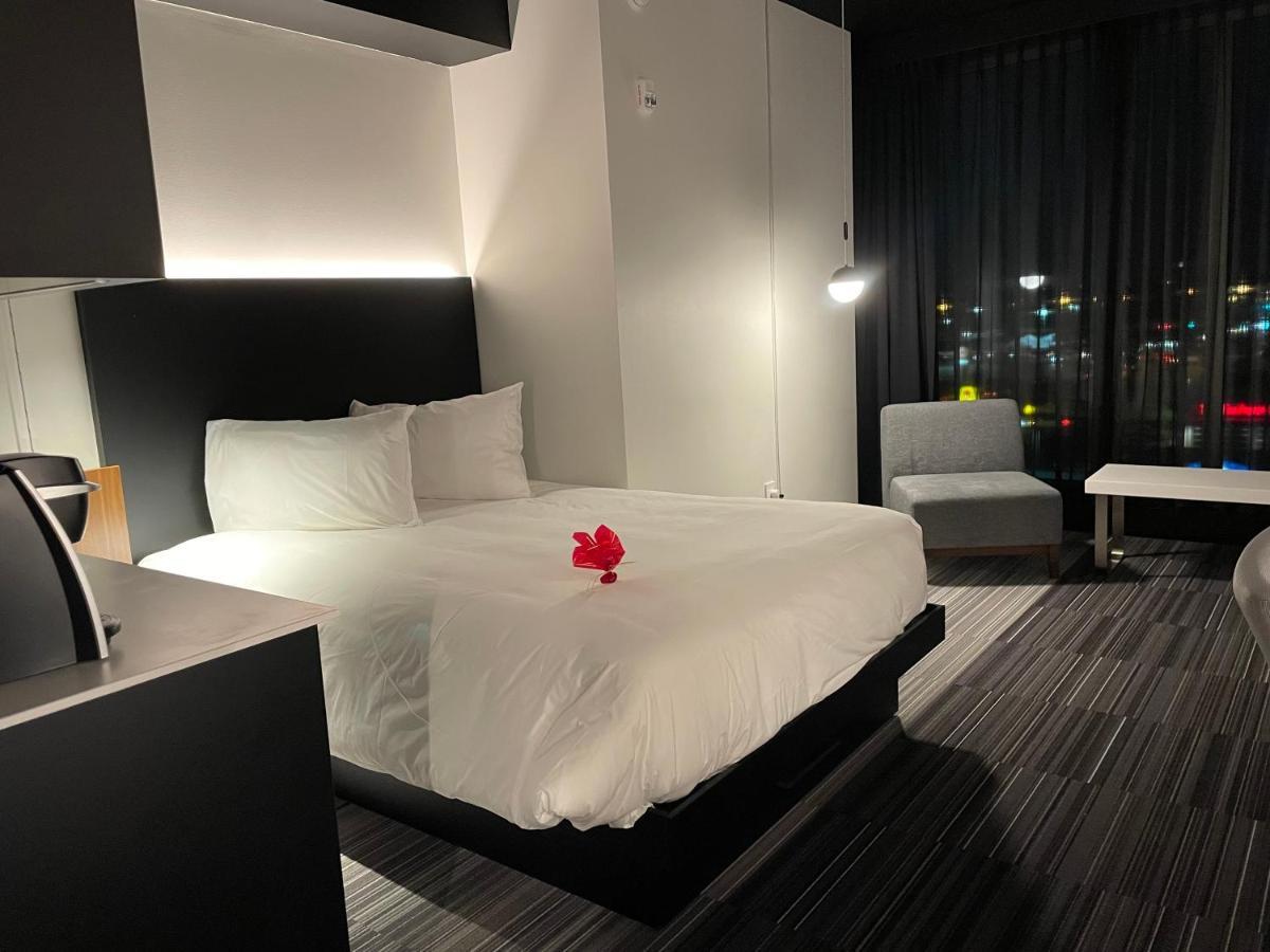 Grand Times Hotel Laval - Centropolis Exterior foto
