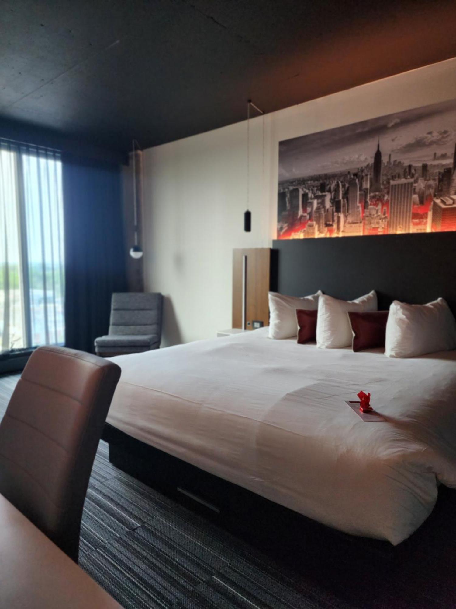 Grand Times Hotel Laval - Centropolis Exterior foto